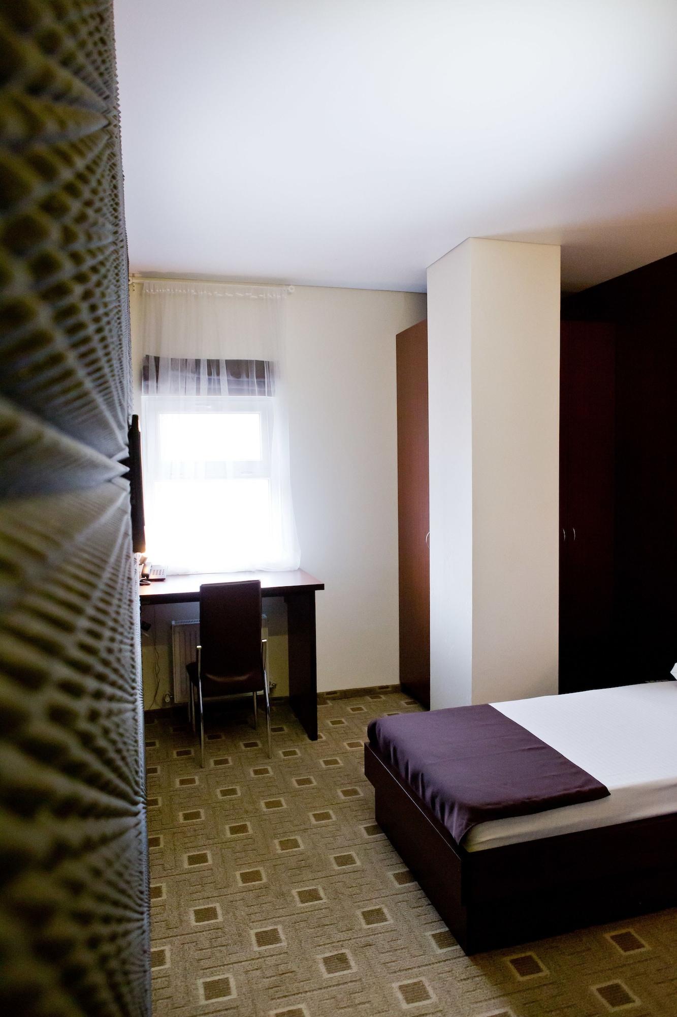 Hotel Olsi Кишинев Екстериор снимка