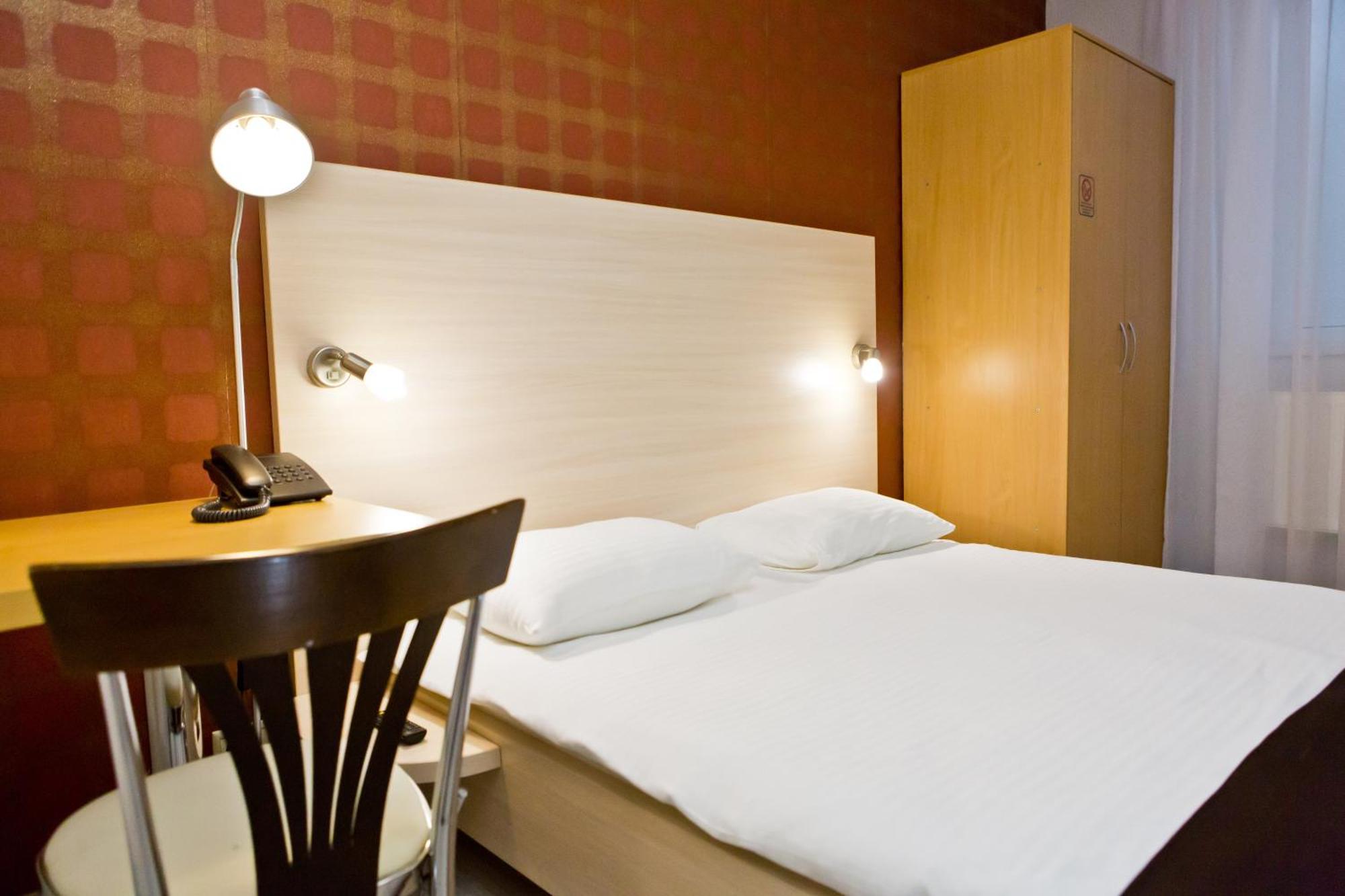 Hotel Olsi Кишинев Стая снимка